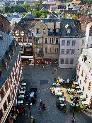 197-9782_IMG blick auf den fruchtmarkt und colbus-haus