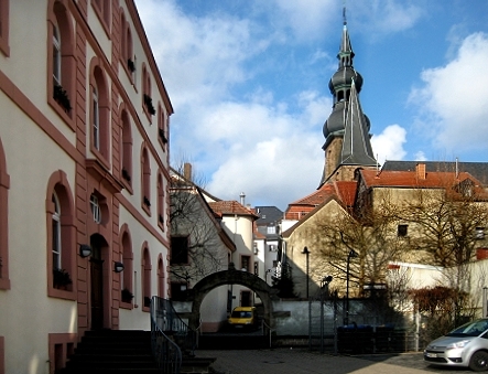 IMG_5193 web home korr Blick vom Rathaus Rckseite auf Basilika