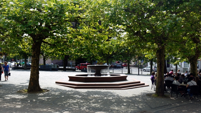 P1080548 home brunnen schlossplatz