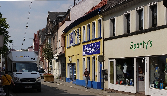 P1080604 home brhlstrae rechte Huserseite von luisenstrae kommend