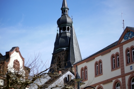 P1120077 web home tele basilika turm vom schlossplatz aus