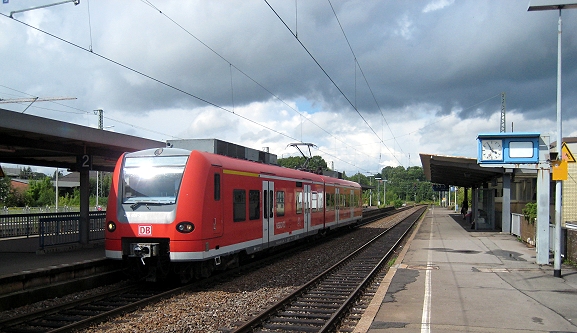 bahnhof bahnsteig zug IMG_3438 home