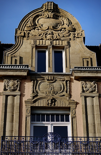 bahnhofstrae fassade detail sandsteinreliefs home  P1120242