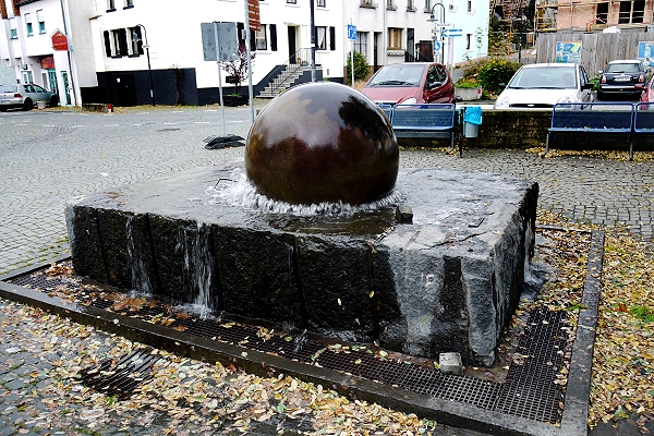 kugelbrunnen in der mott fr home P1100608